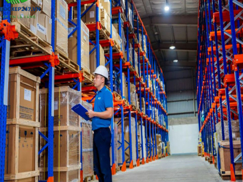 Thuê Nhân Viên Kho Hàng Theo Ngày: Giải Pháp Linh Hoạt Cho Doanh Nghiệp