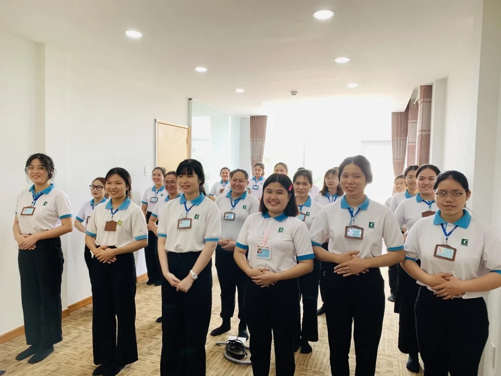 Cung ứng lao động Việt Nam tạm thời trong mùa cao điểm