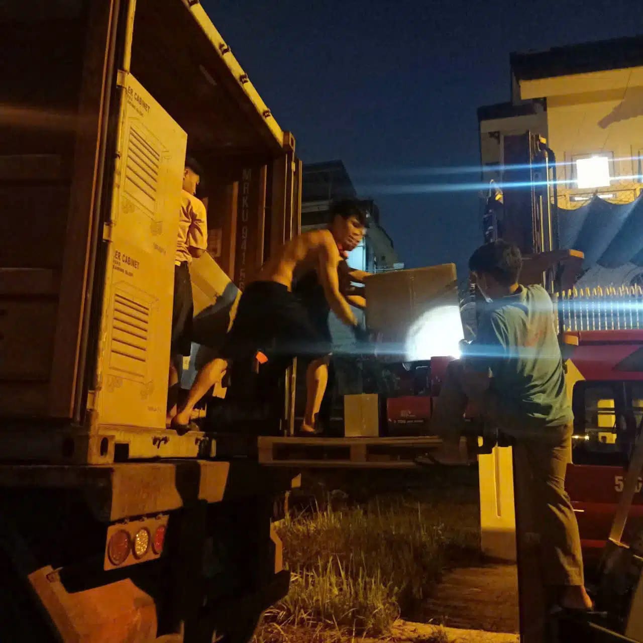 Chi Phí Thuê Nhân Công Bốc Vác: Giải Pháp Tối Ưu Cho Doanh Nghiệp