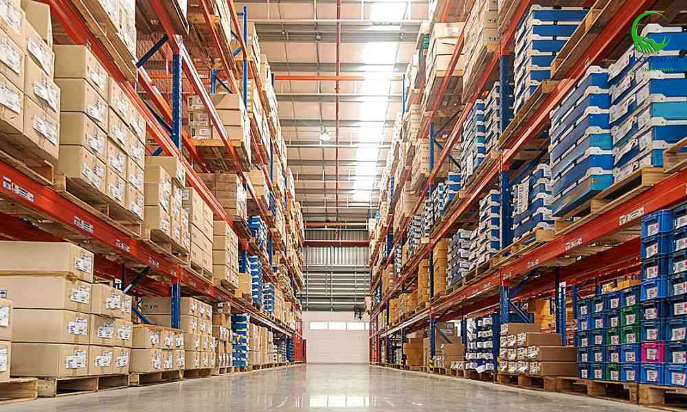 Hệ thống giá hàng trong kho ngoại quan của Bestcargo