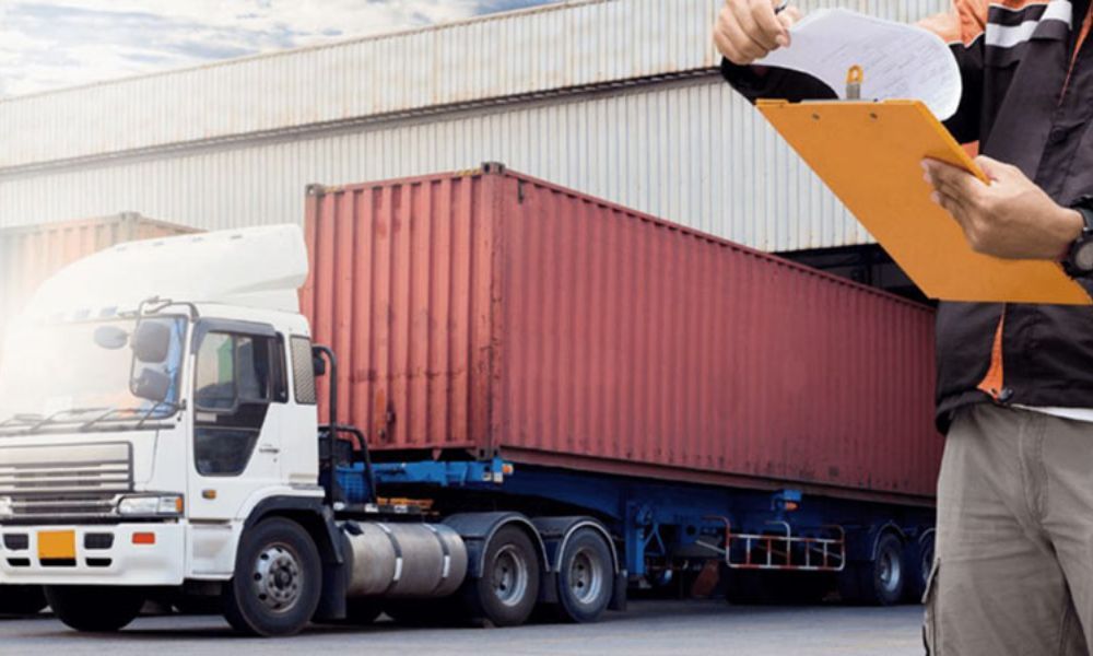 Loading Fee là Phí Gì? Tìm Hiểu Chi Tiết Các Loại Phí Liên Quan