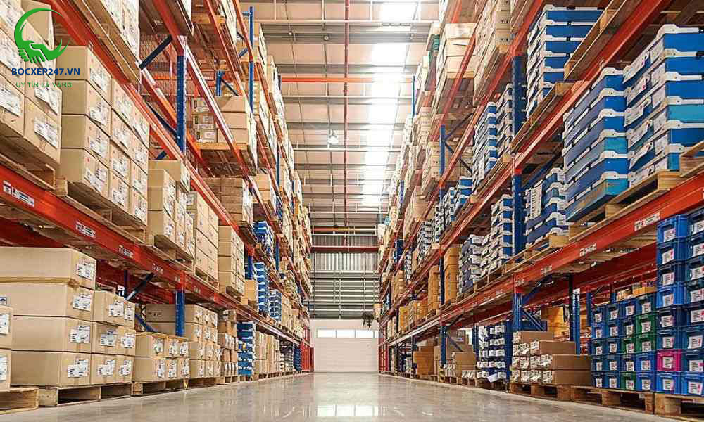 Cách sắp xếp hàng hóa theo hàng dọc giúp tối ưu không gian kho bãi