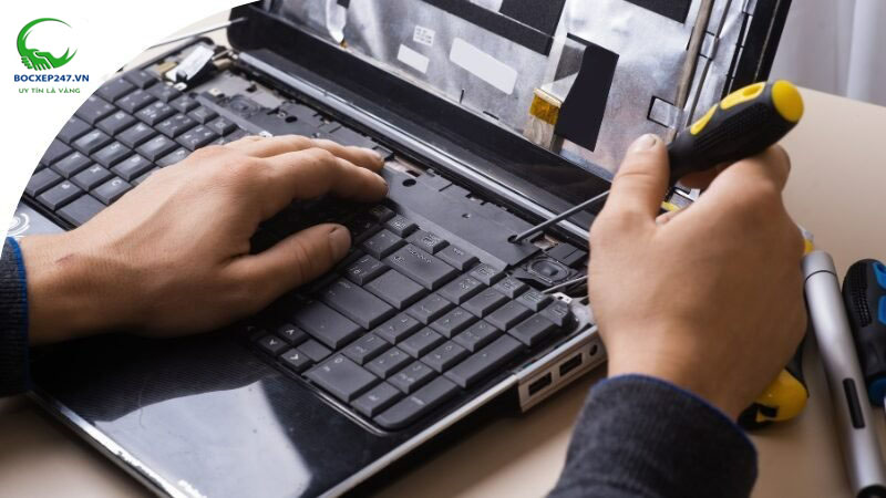 Tháo lắp máy tính trước khi đóng gói