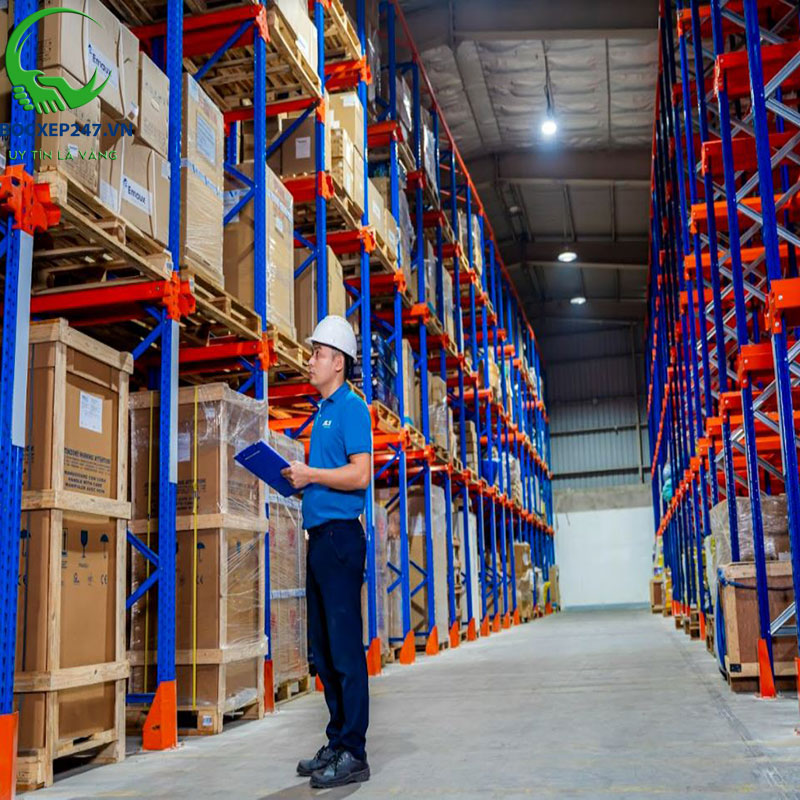 Thuê Nhân Viên Kho Hàng Theo Ngày: Giải Pháp Linh Hoạt Cho Doanh Nghiệp