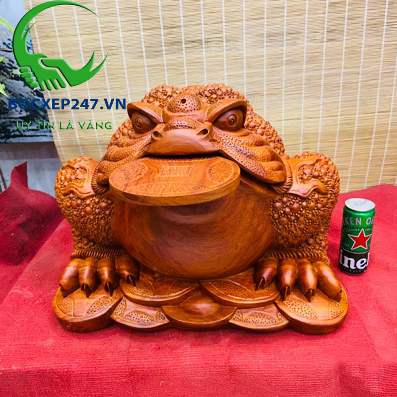 Tượng con cóc ngậm đồng tiền có ý nghĩa phong thủy gì?